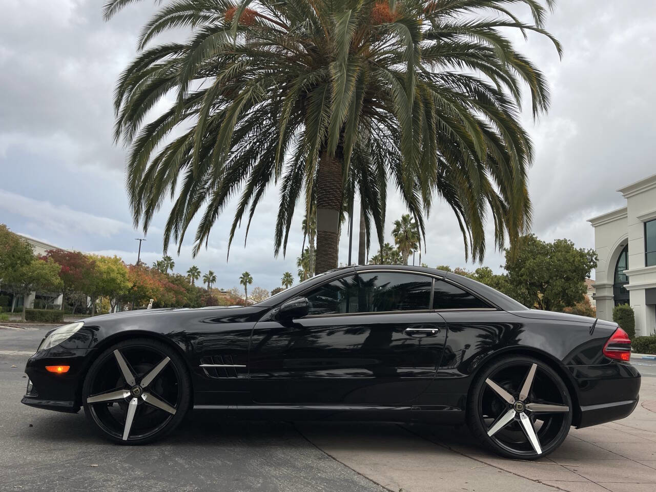 Used 2011 Mercedes-Benz SL 550 image 7