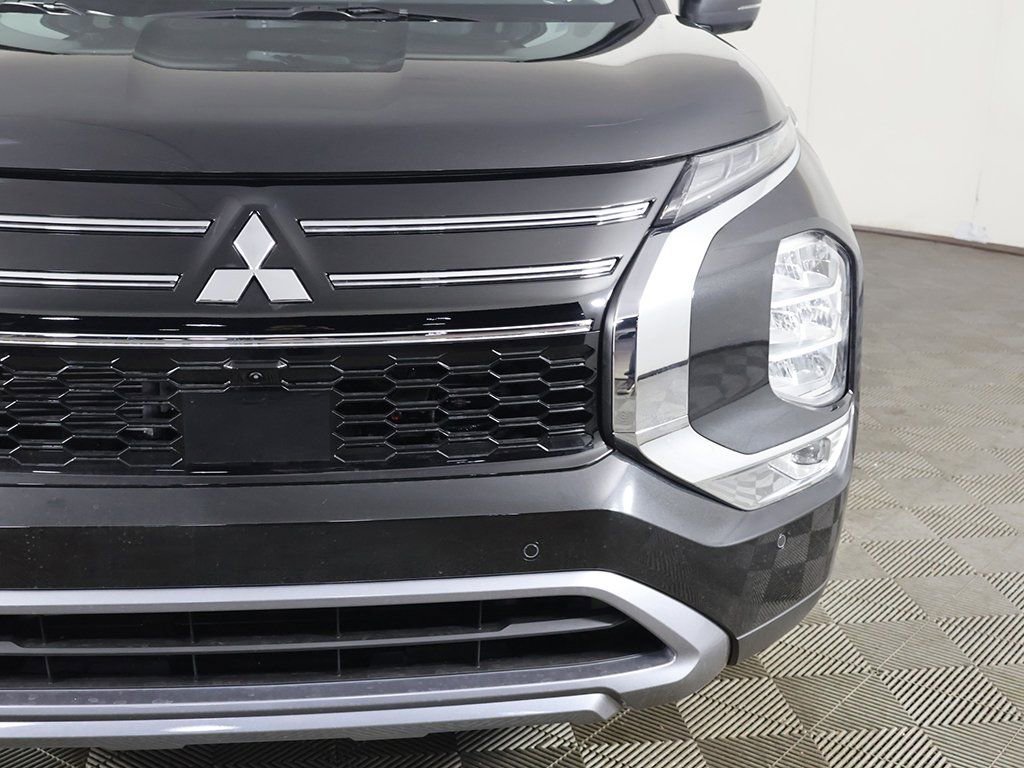 New 2026 Mitsubishi Outlander SE image 14