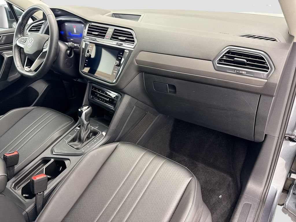 Used 2023 Volkswagen Tiguan SE FWD image 15