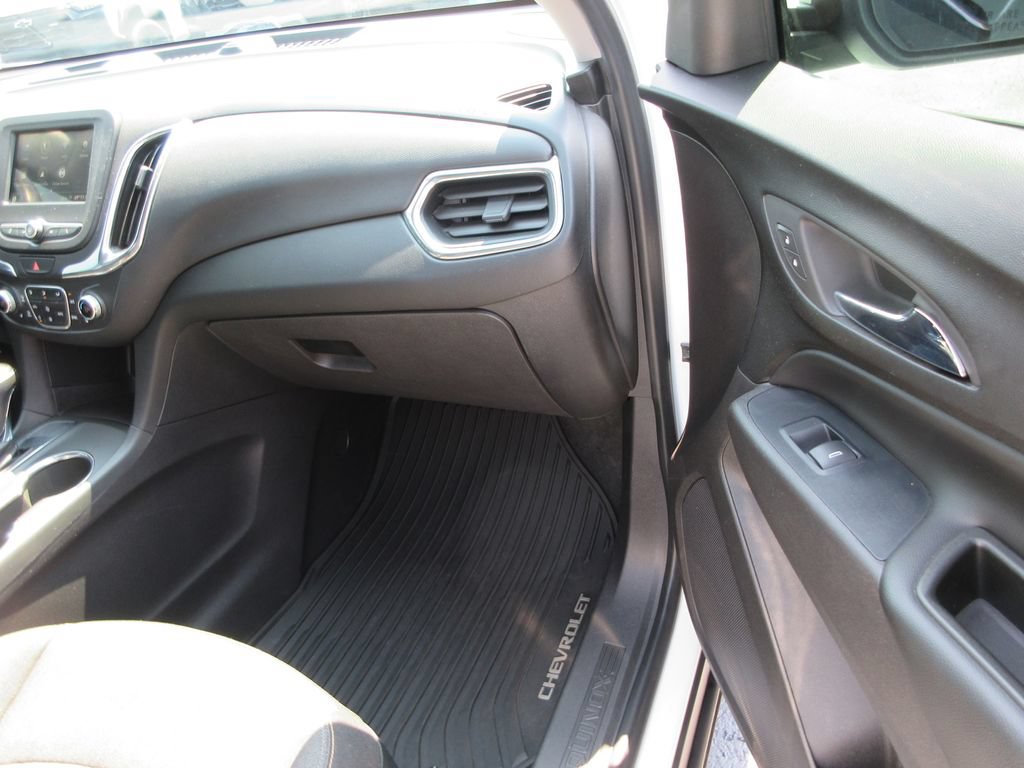 Used 2019 Chevrolet Equinox LT w/ Driver Convenience Package FWD image 19