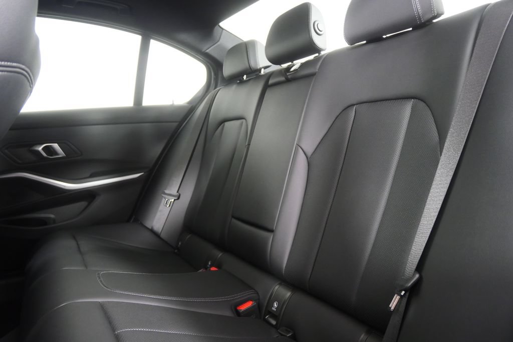Certified 2025 BMW 330i Sedan RWD image 15