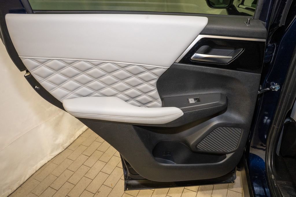 Used 2022 Mitsubishi Outlander SEL image 11