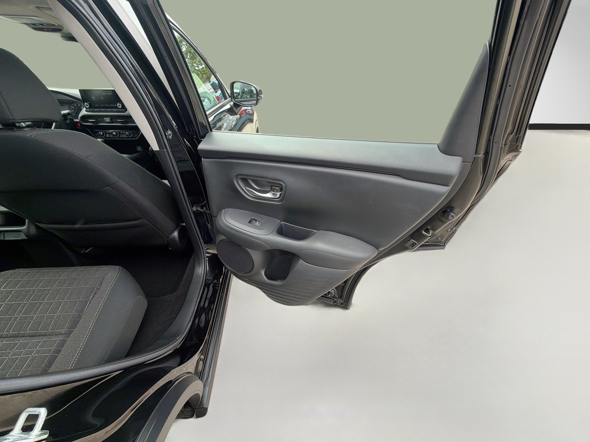 Used 2025 Honda HR-V LX image 30