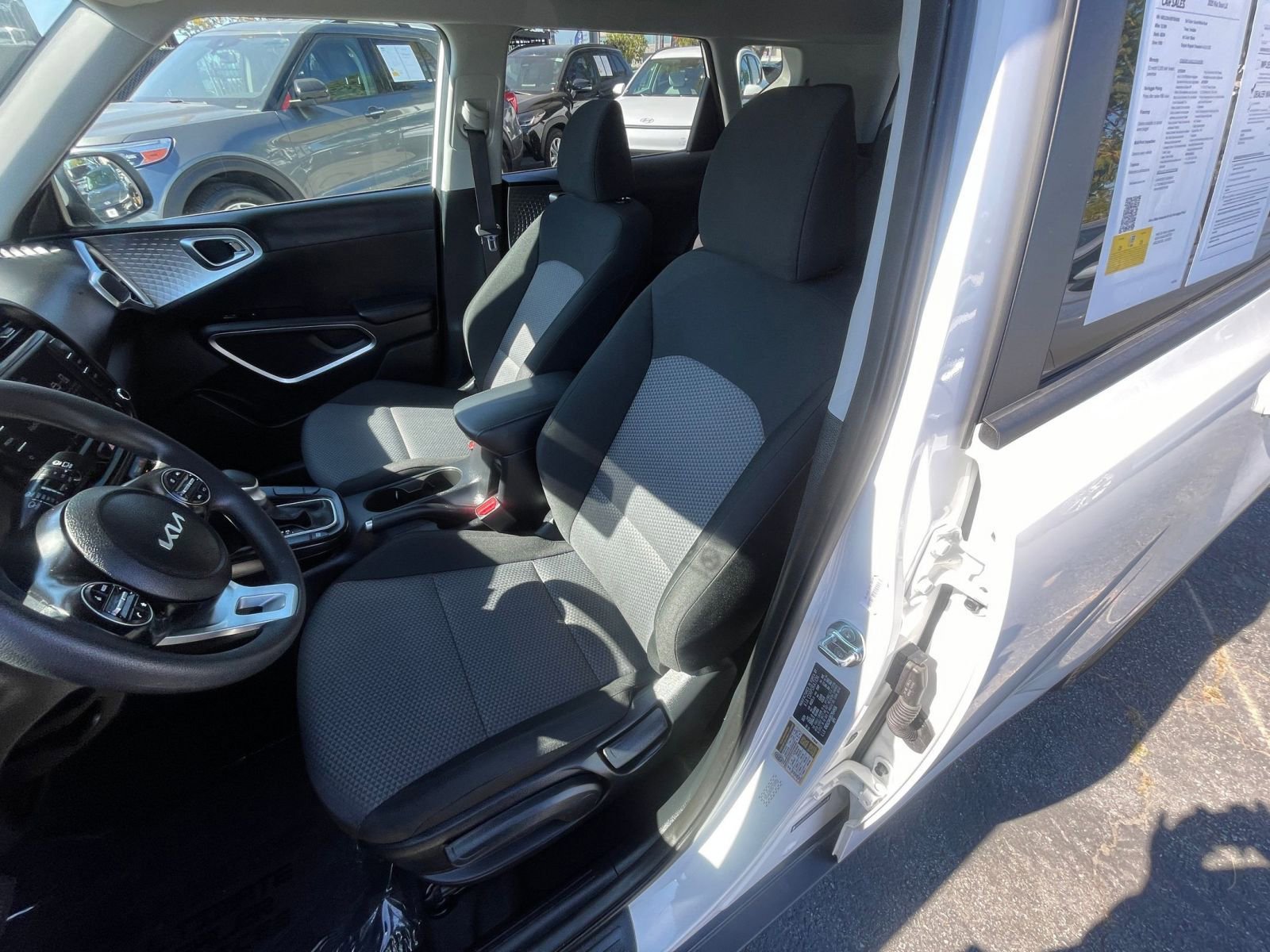 Used 2025 Kia Soul LX w/ LX Technology Package image 36