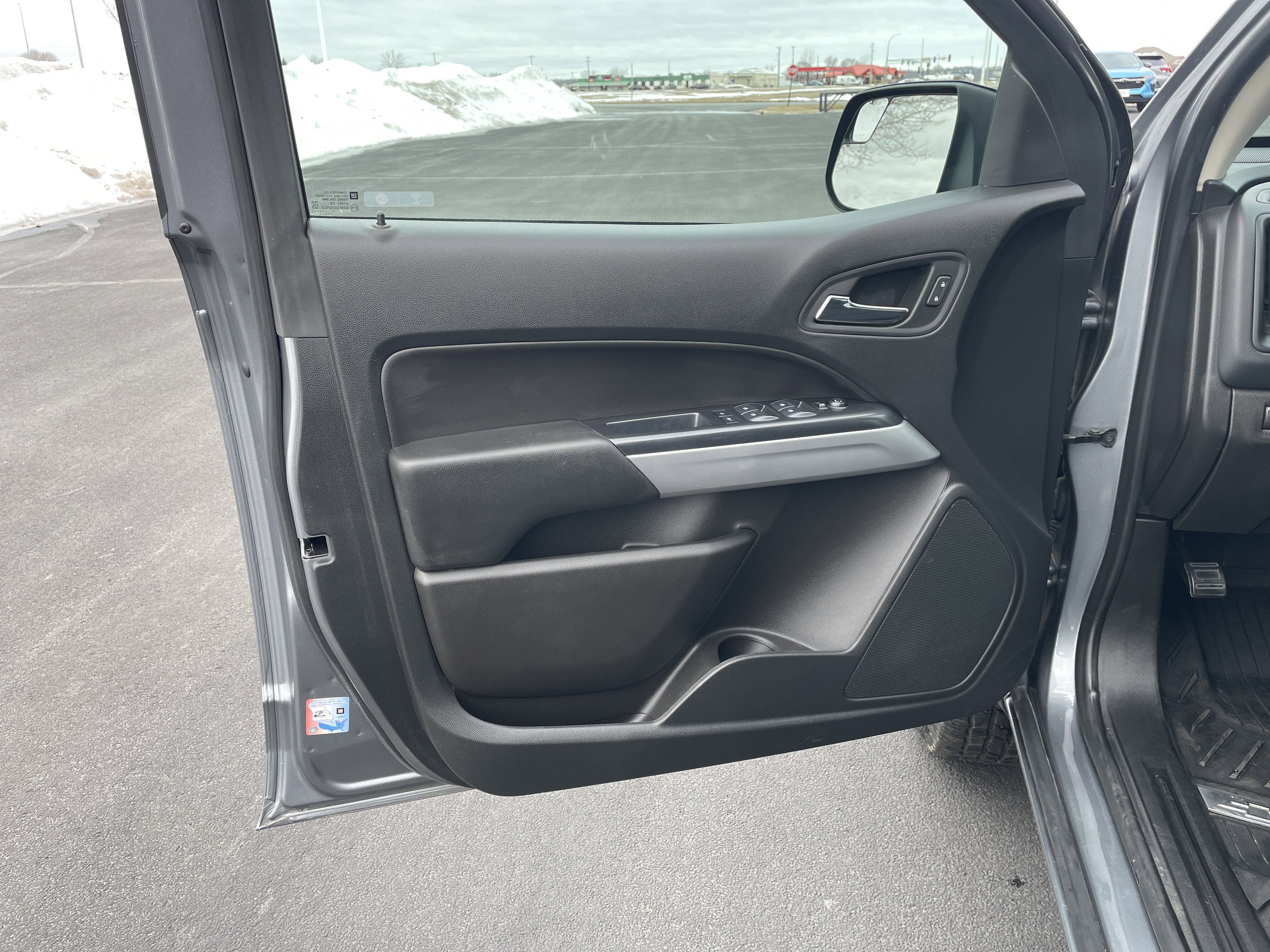 Used 2021 Chevrolet Colorado LT w/ Safety Package image 18