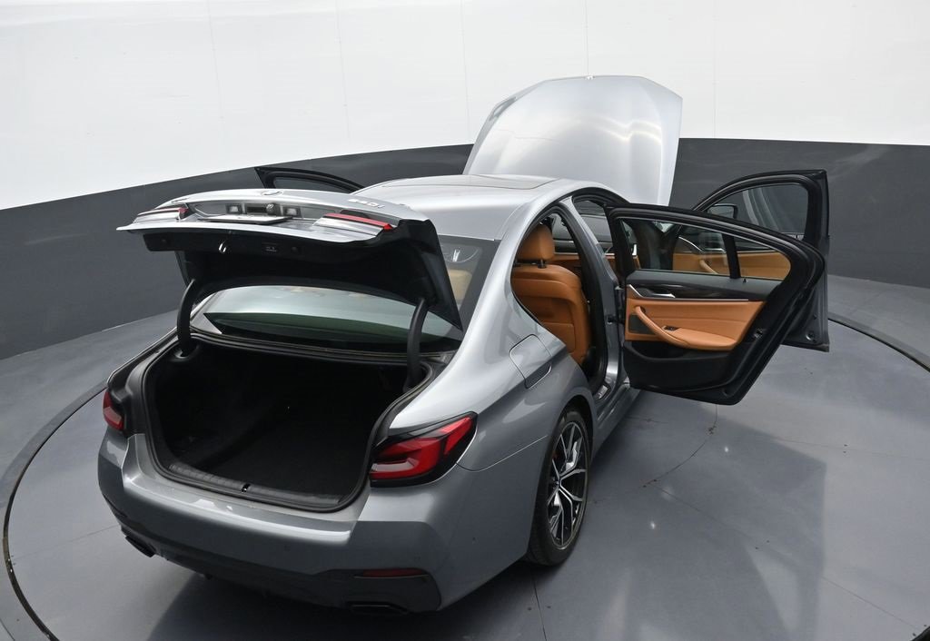 Used 2023 BMW 540i xDrive w/ M Sport Package image 44