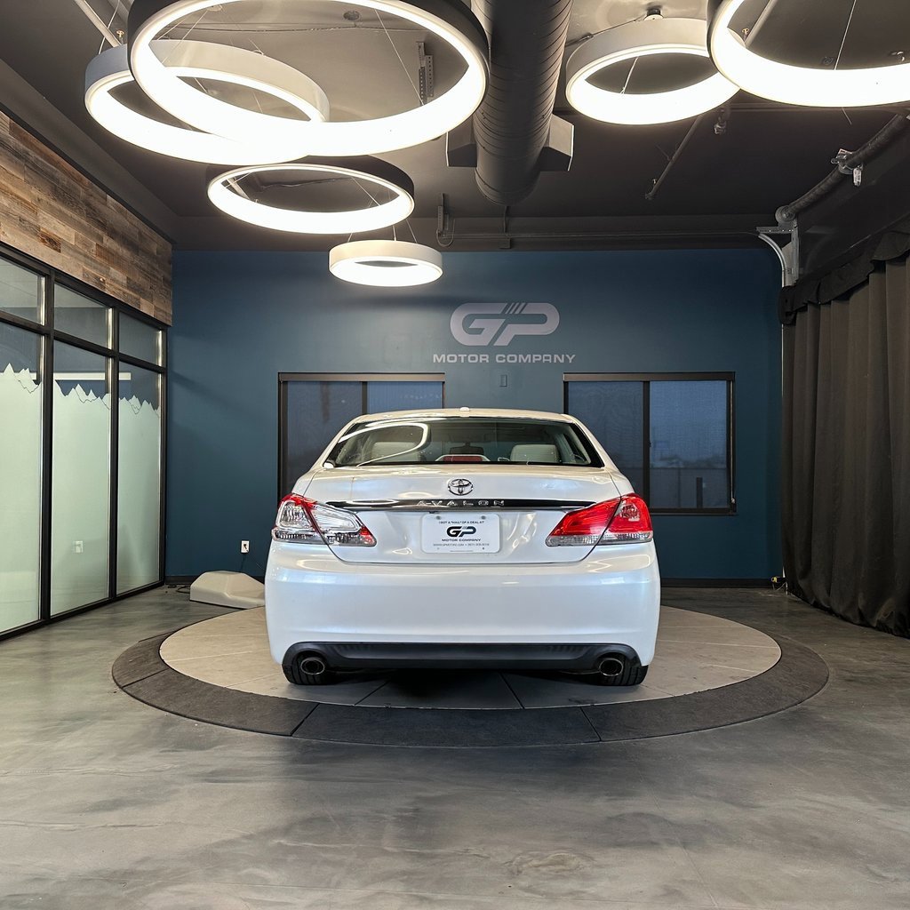 Used 2012 Toyota Avalon Limited image 4
