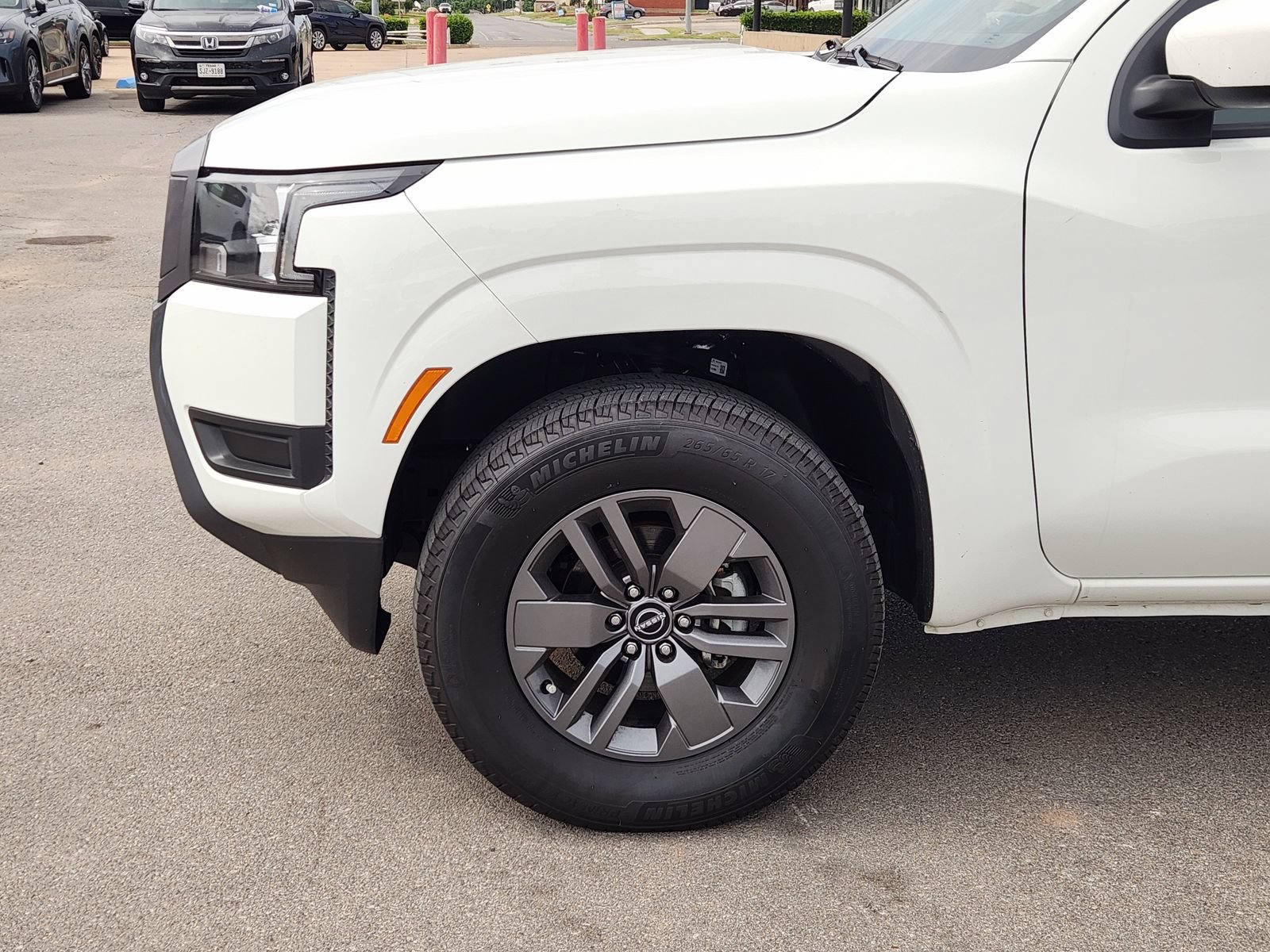 Used 2025 Nissan Frontier SV RWD image 9