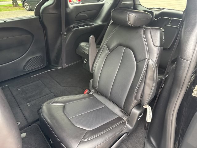 Used 2025 Chrysler Pacifica Select FWD image 20