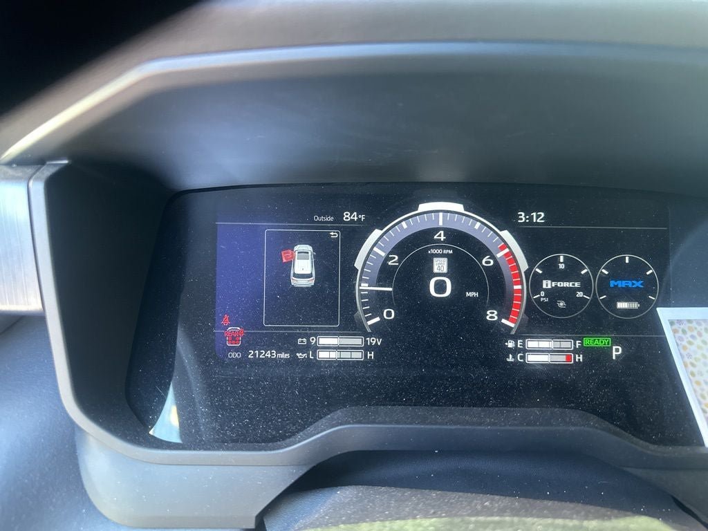 Used 2025 Toyota Sequoia Platinum AWD/4WD image 4