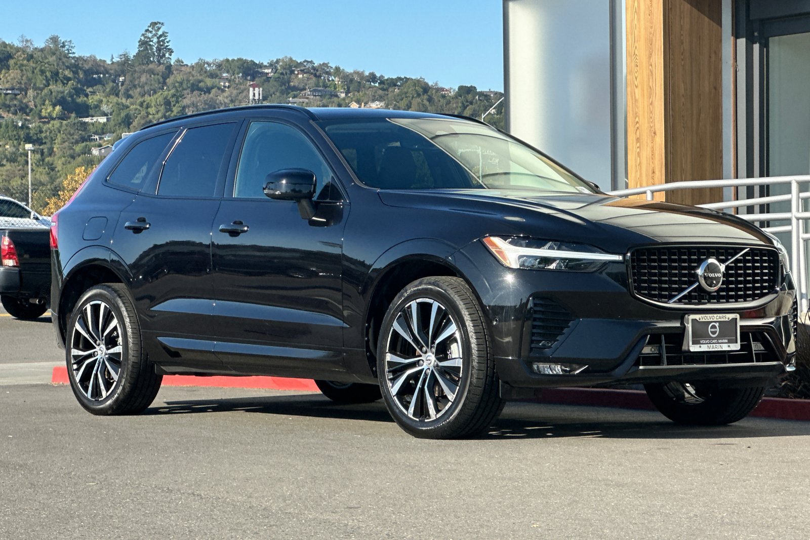 Certified 2024 Volvo XC60 B5 Plus AWD/4WD image 10