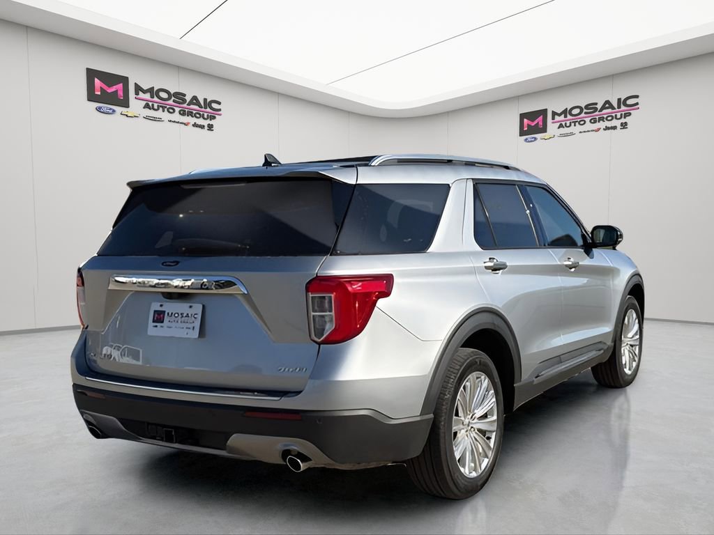 Used 2022 Ford Explorer Limited w/ Equipment Group 301A image 9
