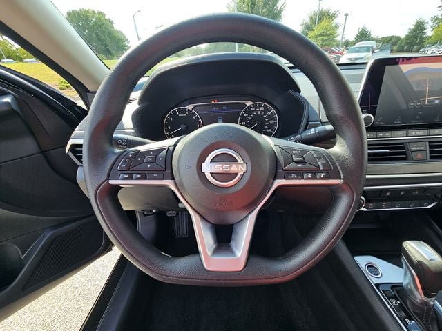 Used 2025 Nissan Altima 2.5 SV FWD image 30