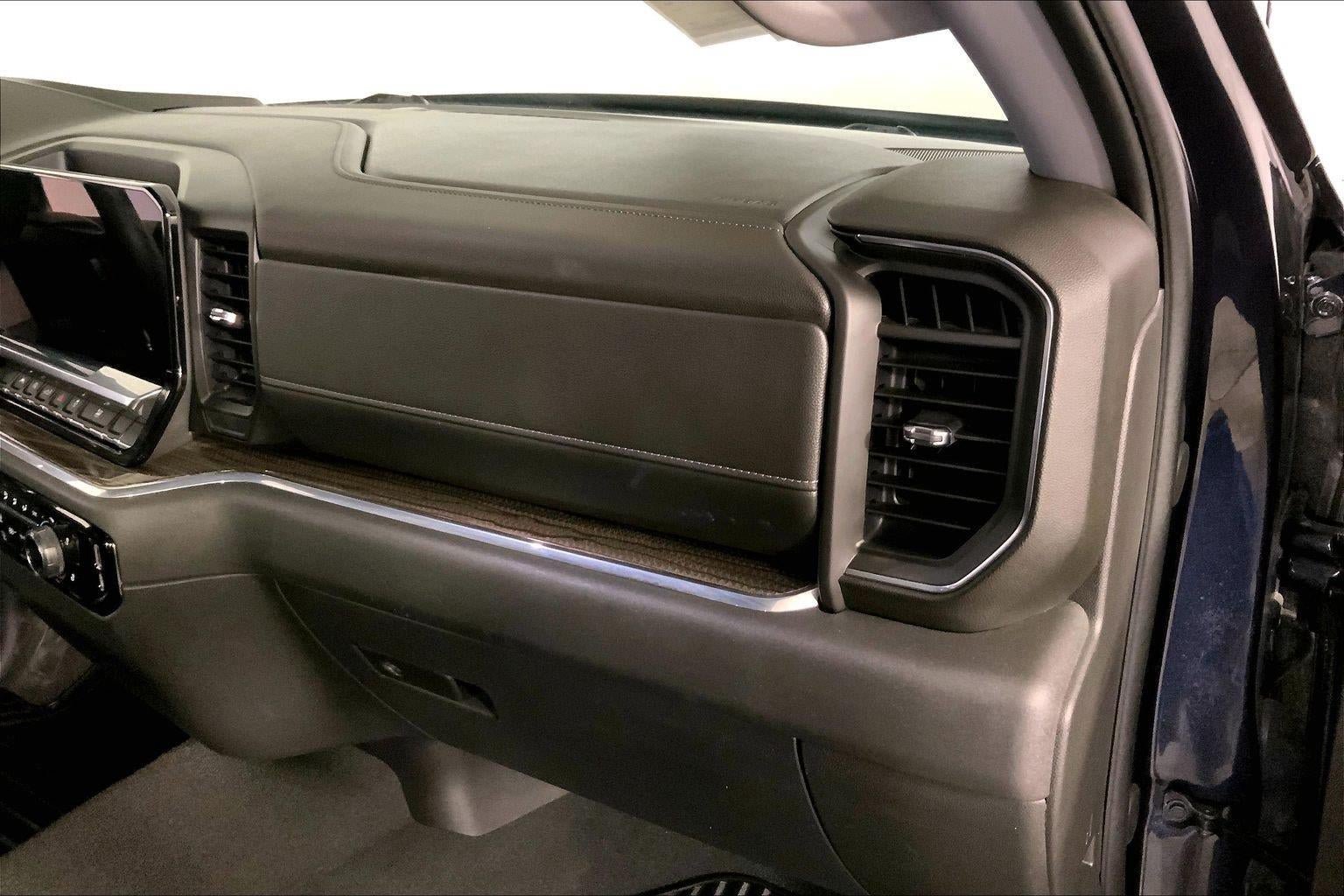 Used 2024 Chevrolet Silverado 1500 LT AWD/4WD image 16