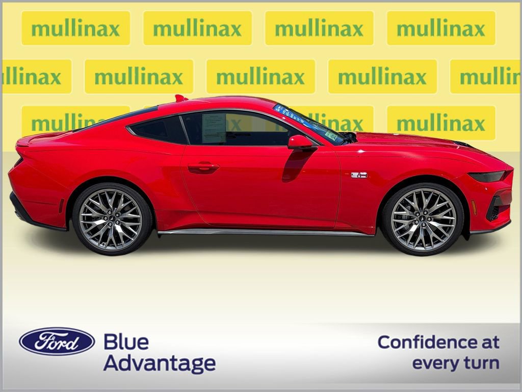 Used 2025 Ford Mustang GT Premium RWD image 4