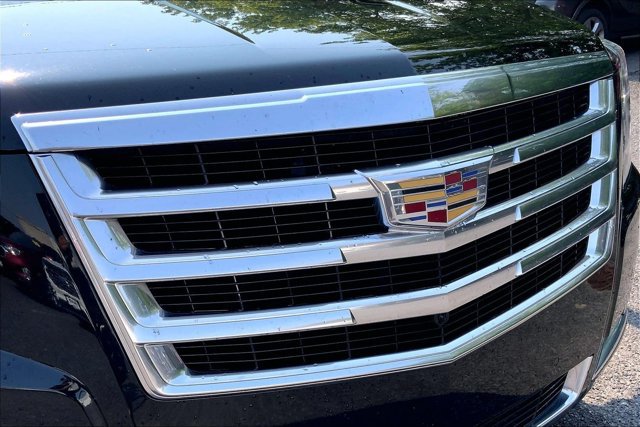Used 2017 Cadillac Escalade ESV Luxury AWD/4WD image 30