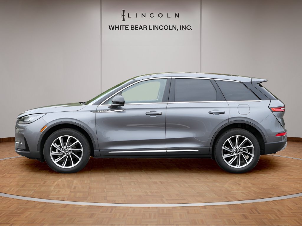 Used 2024 Lincoln Corsair AWD w/ Equipment Group 101A image 8