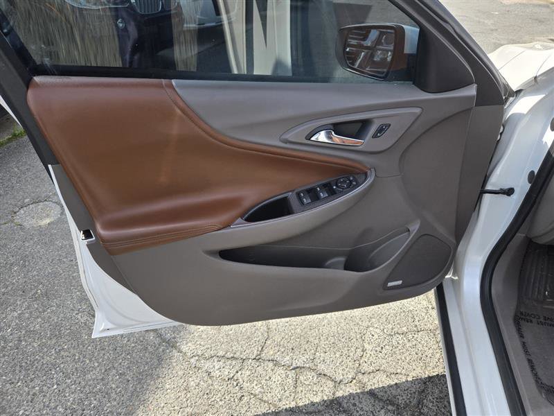 Used 2016 Chevrolet Malibu LT w/ Leather Package image 30