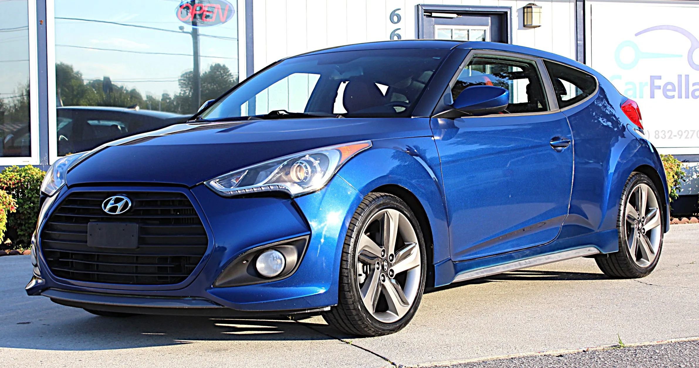 Used 2015 Hyundai Veloster Turbo R-Spec FWD image 1