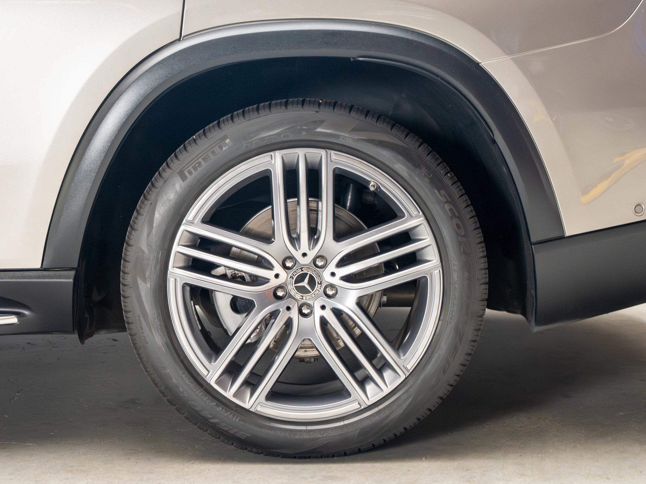 Used 2021 Mercedes-Benz GLS 450 4MATIC image 19