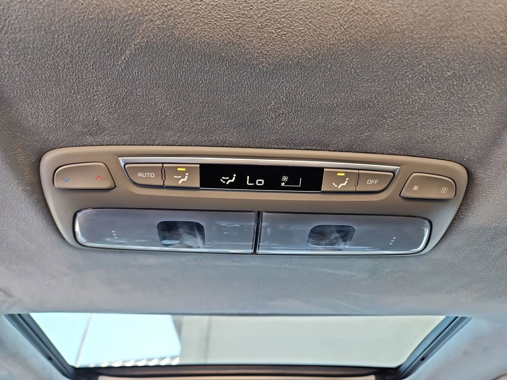 Used 2022 Kia Telluride SX w/ SX Prestige Package image 35