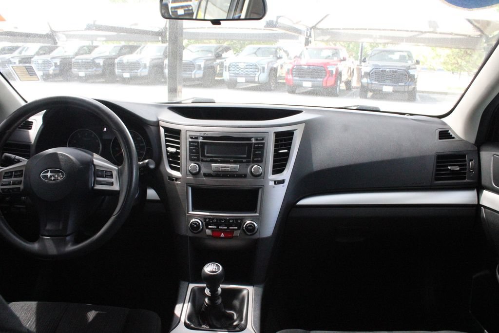 Used 2013 Subaru Outback 2.5i AWD/4WD image 24