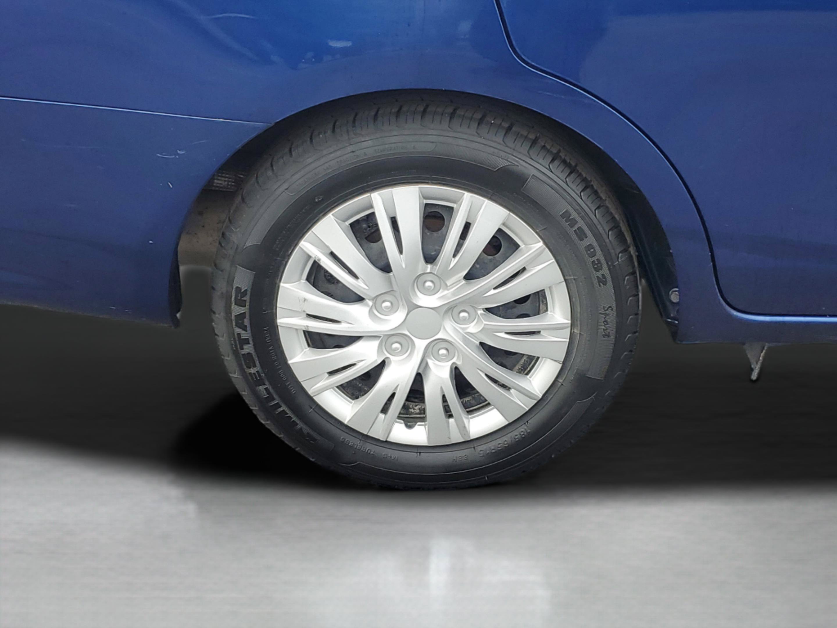Used 2019 Nissan Versa SV FWD image 29