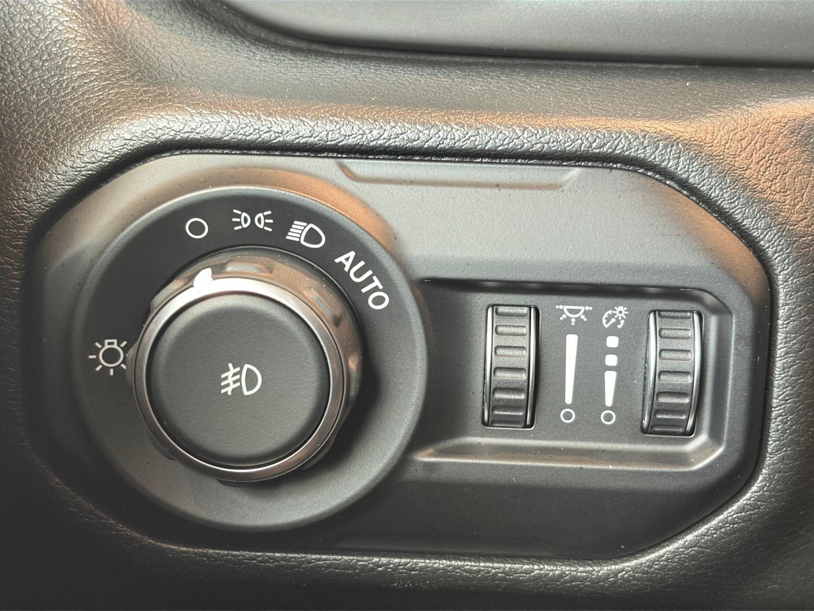 Used 2021 Jeep Wrangler Unlimited Sport AWD/4WD image 16