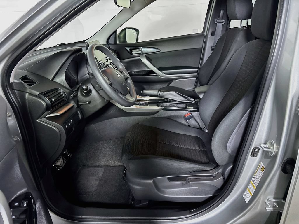 Used 2022 Mitsubishi Eclipse Cross LE AWD/4WD image 11