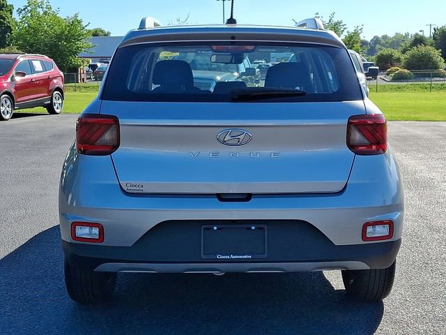 Used 2023 Hyundai Venue SEL w/ Cargo Package FWD image 8