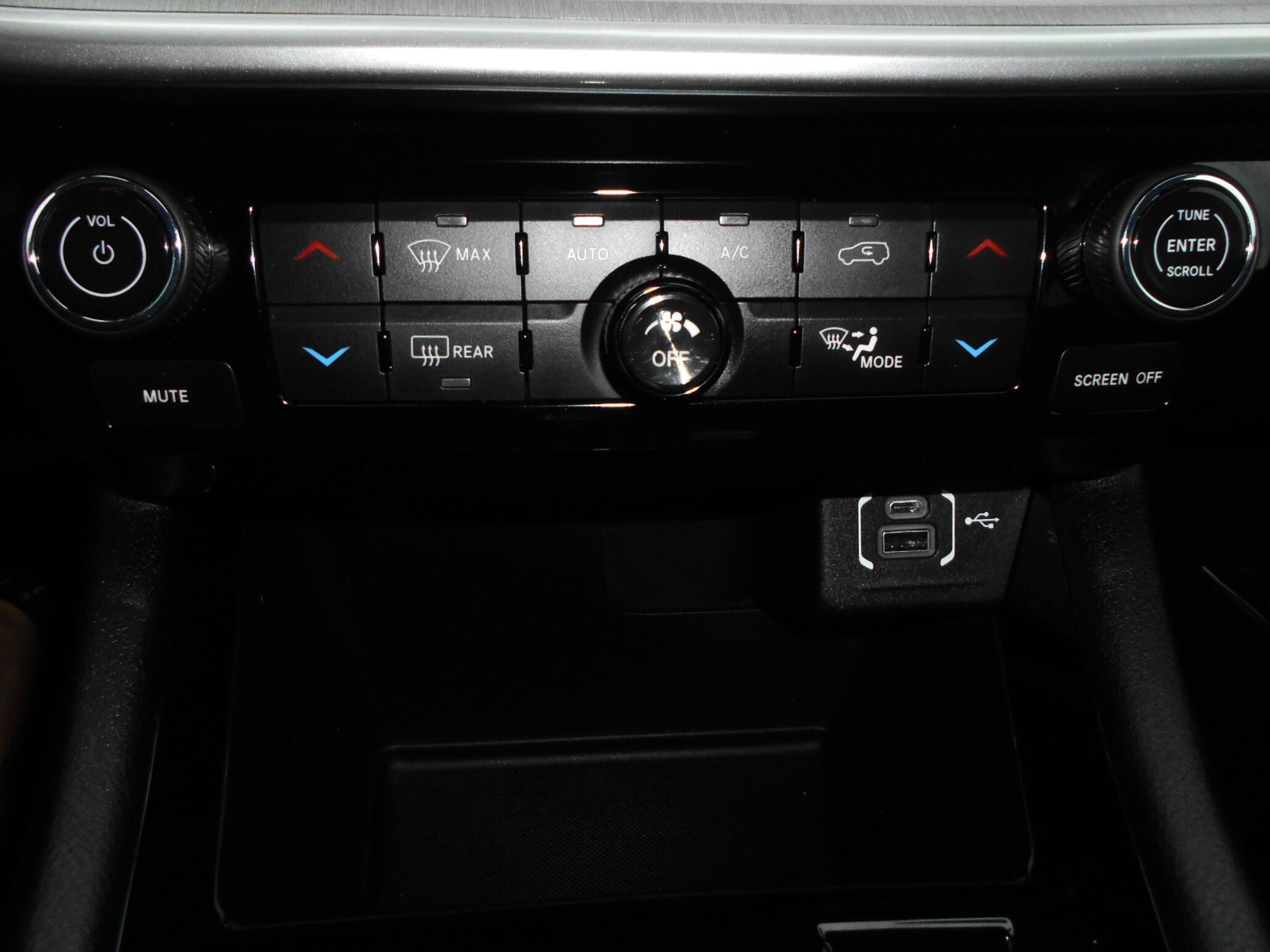 Certified 2024 Jeep Compass Limited AWD/4WD image 14