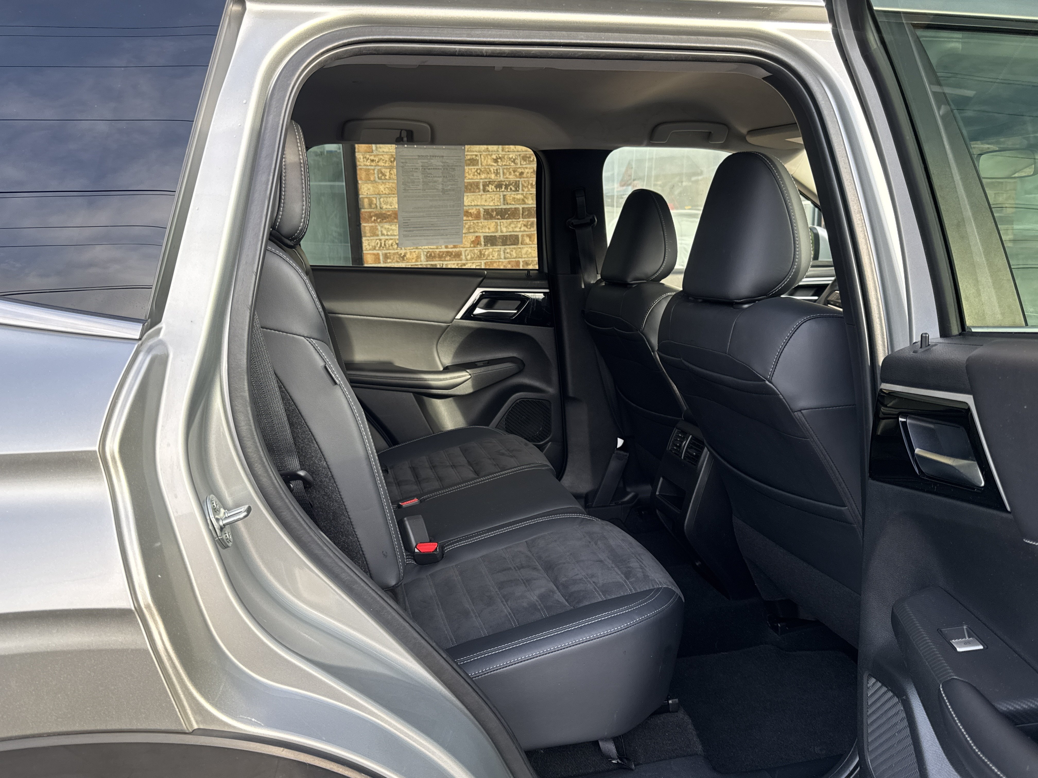 Used 2022 Mitsubishi Outlander SE AWD/4WD image 14