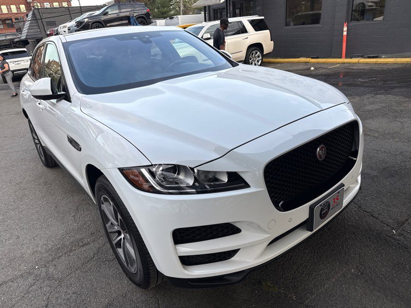 Used 2020 Jaguar F-PACE Premium image 3