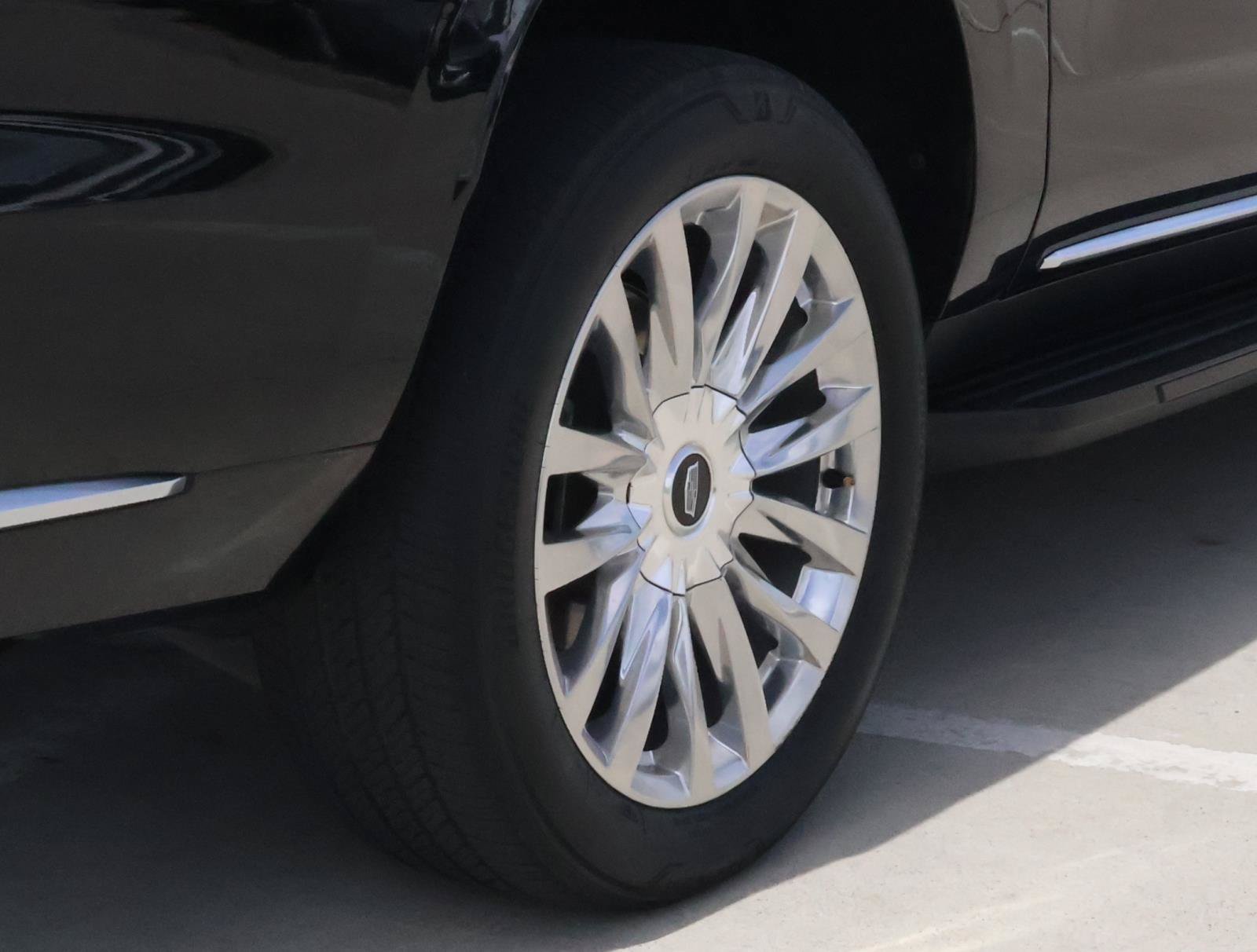 Used 2023 Cadillac Escalade ESV Premium Luxury AWD/4WD image 12