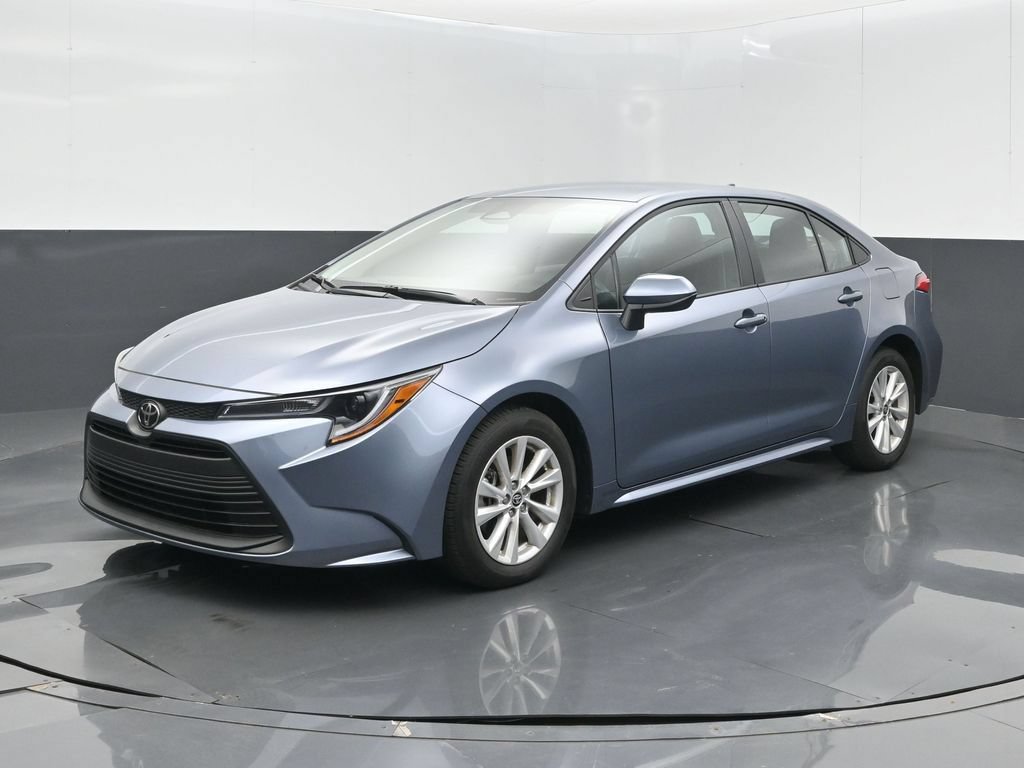 Used 2026 Toyota Corolla LE w/ LE Premium Package FWD image 1