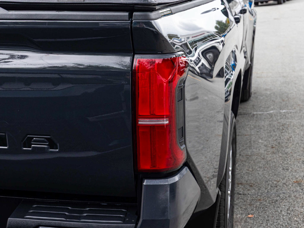Used 2024 Toyota Tacoma SR5 AWD/4WD image 37