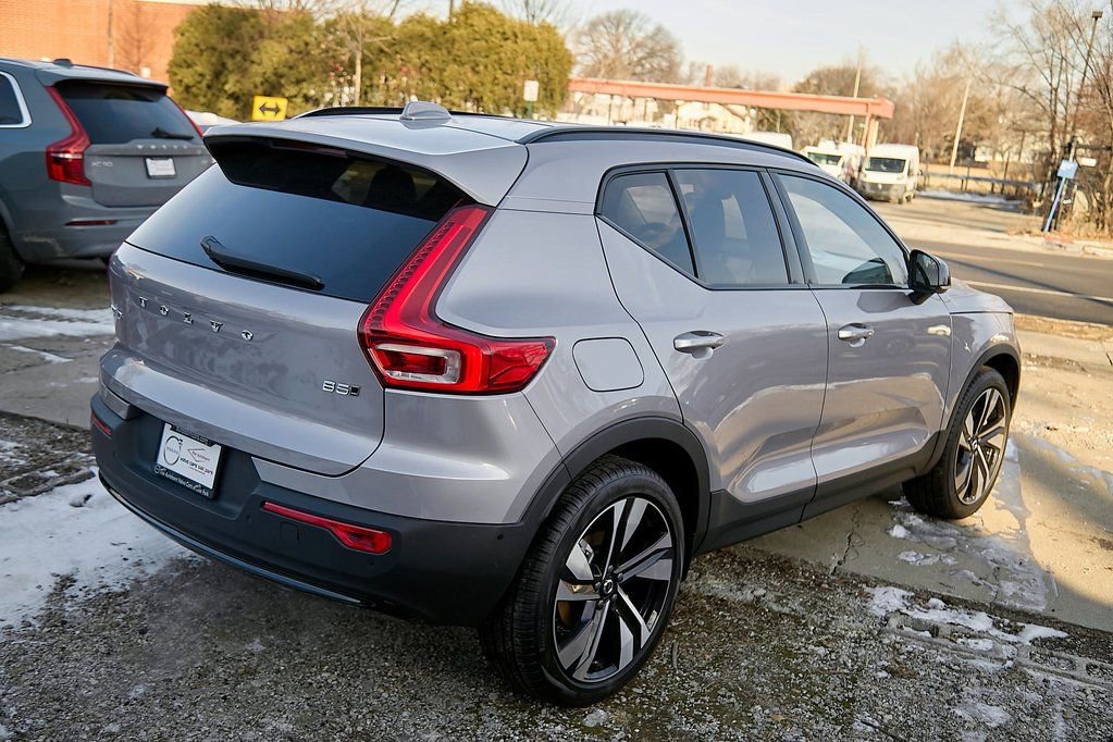New 2026 Volvo XC40 B5 Ultra w/ Protection Package Premier image 9
