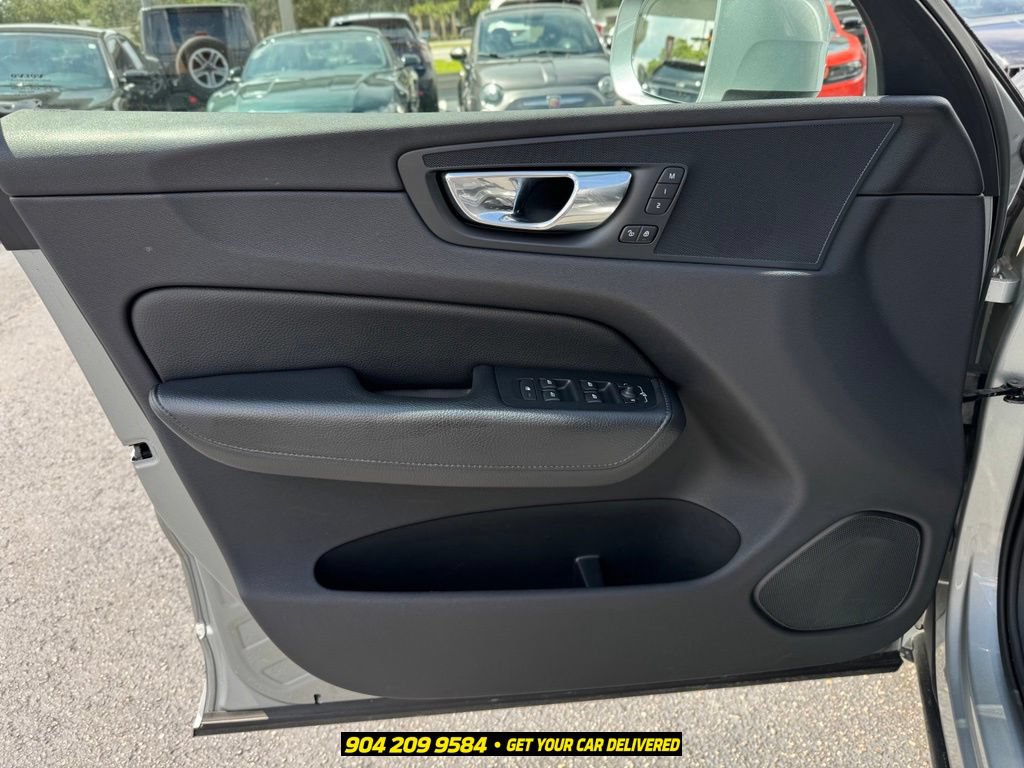 Used 2018 Volvo XC60 T6 Momentum w/ Vision Package AWD/4WD image 23