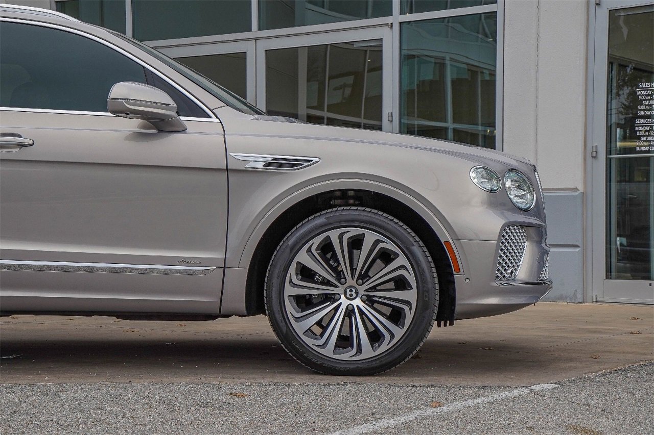 Certified 2024 Bentley Bentayga Extended Wheelbase image 10