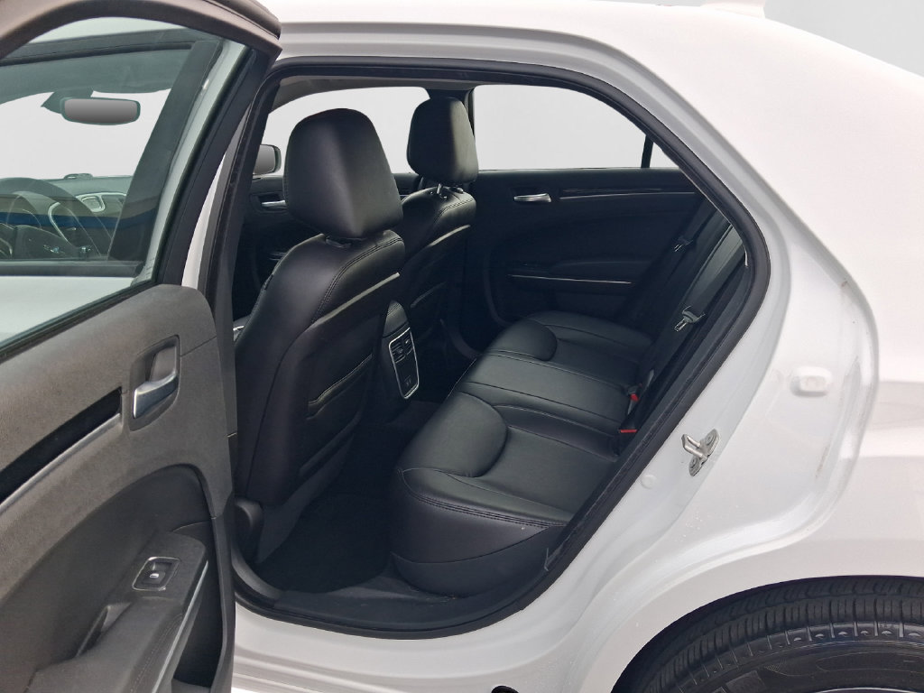 Used 2023 Chrysler 300 Touring L AWD/4WD image 9