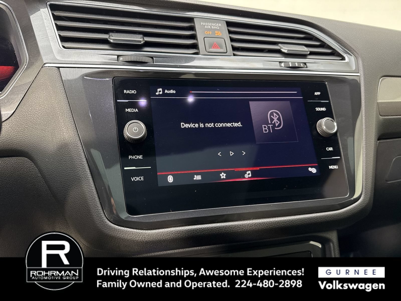 Used 2023 Volkswagen Tiguan SE R-Line FWD image 6