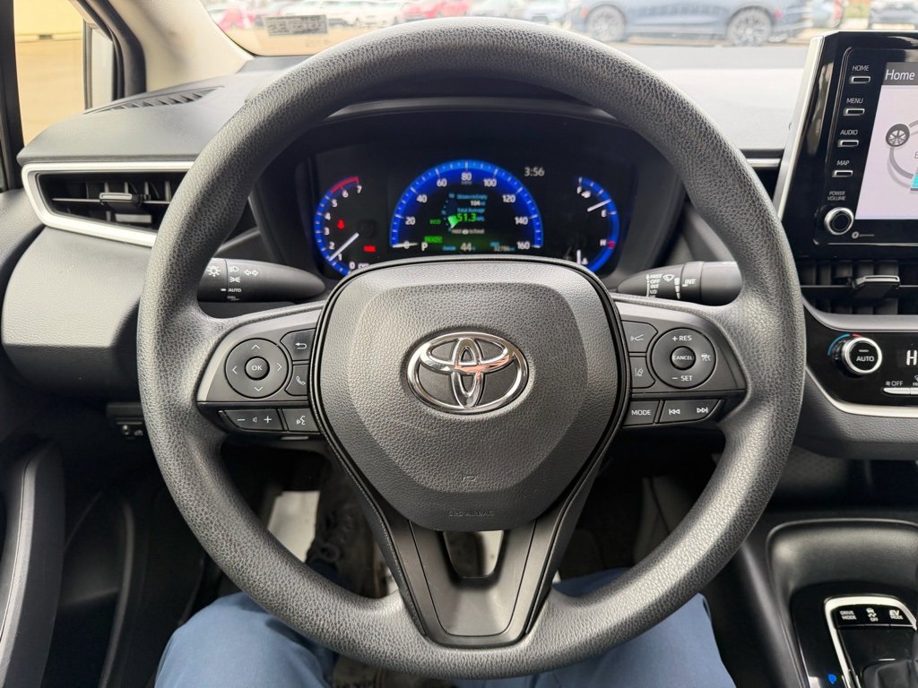 Used 2021 Toyota Corolla LE image 12