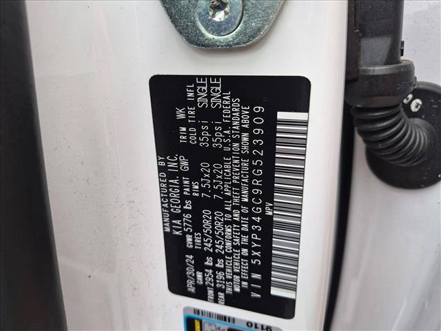 Used 2024 Kia Telluride EX w/ EX Captain's Chair Package FWD image 15