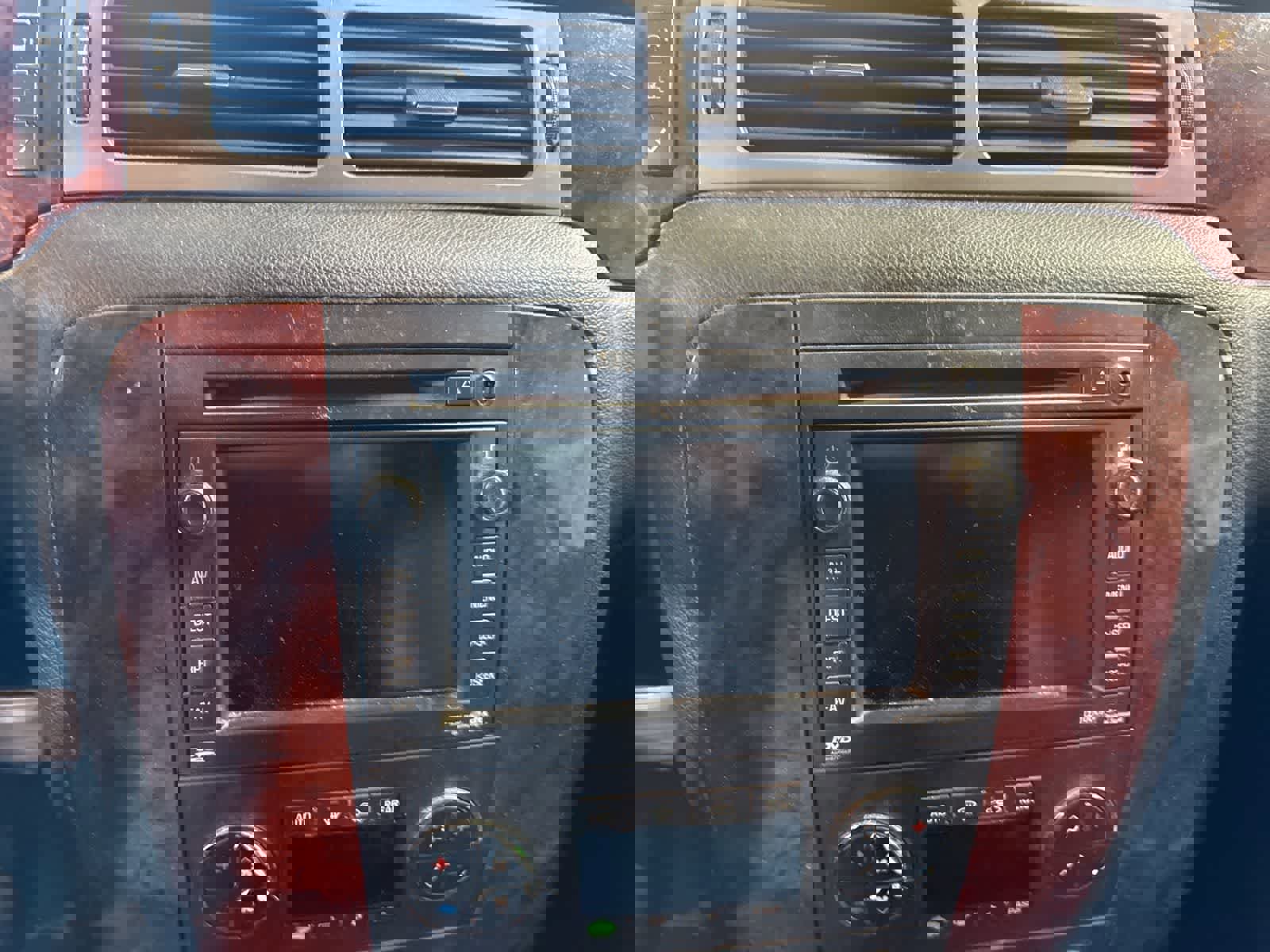 Used 2010 Chevrolet Tahoe LTZ RWD image 25