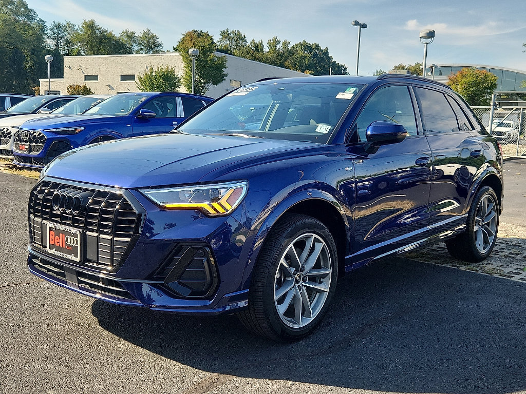 Certified 2025 Audi Q3 2.0T Premium w/ Convenience Package AWD/4WD image 9