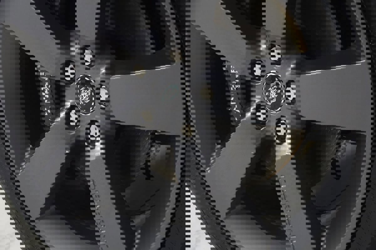 Used 2023 Land Rover Defender 110 V8 image 16