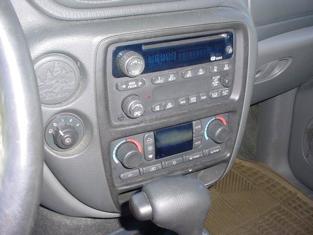 Used 2002 Chevrolet TrailBlazer LT w/ Driver Convenience Pkg RWD image 16