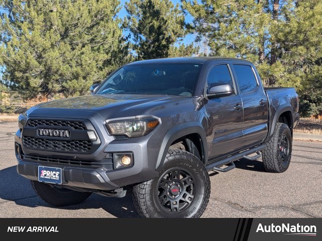 Used 2017 Toyota Tacoma TRD Off-Road image 1