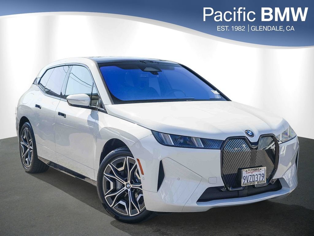Used 2026 BMW iX xDrive60 AWD/4WD image 1