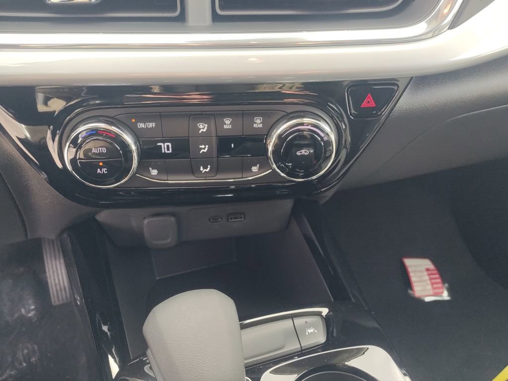 New 2025 Chevrolet Trax LT w/ Driver Confidence Package image 16